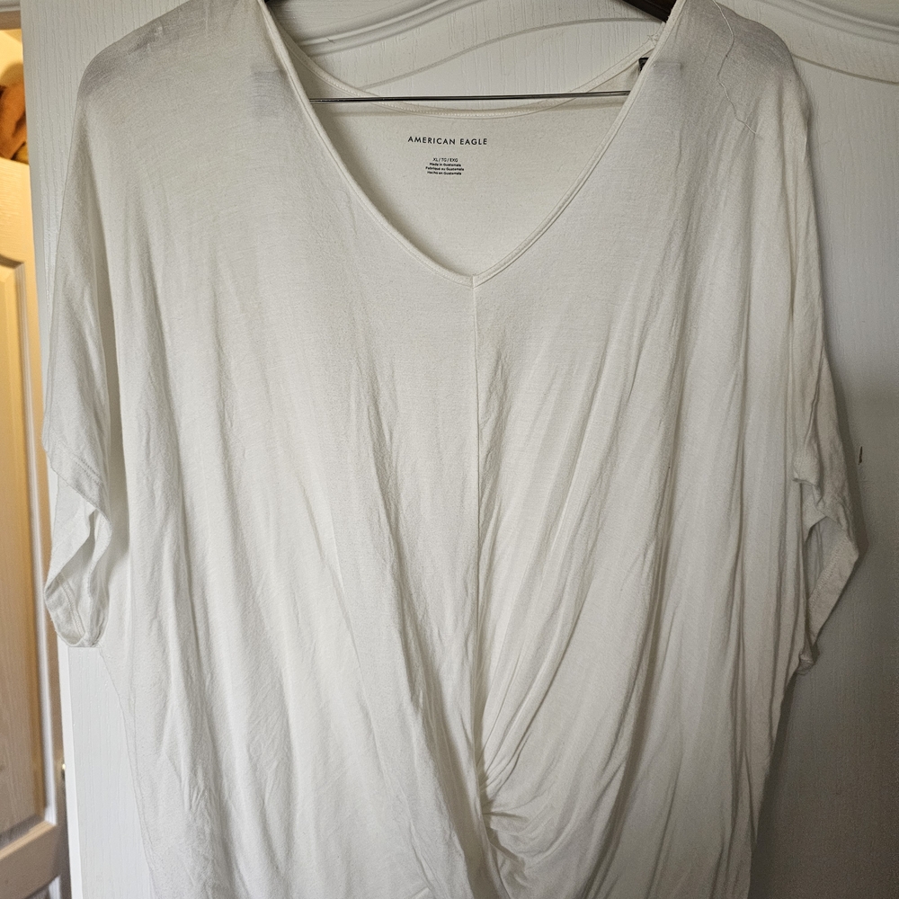 American Eagle Cream V-Neck Tee